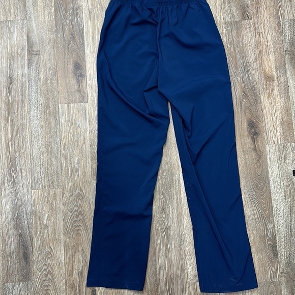 Reebok Training Essentials Woven Unlined Pants size small - Picture 2 of 5